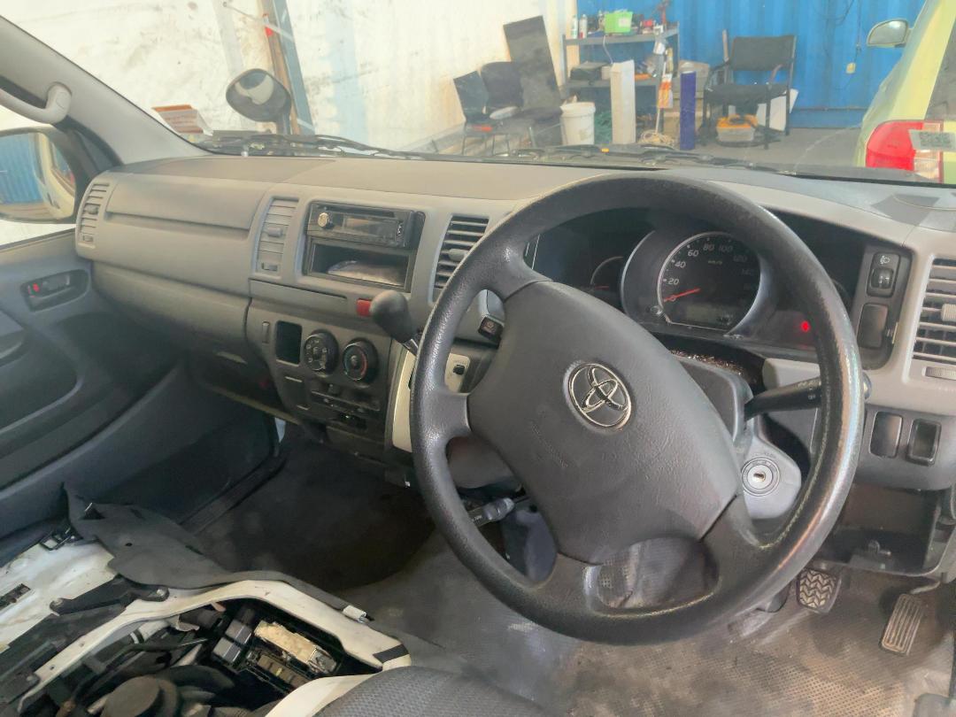 Photo '23' of Toyota Hiace