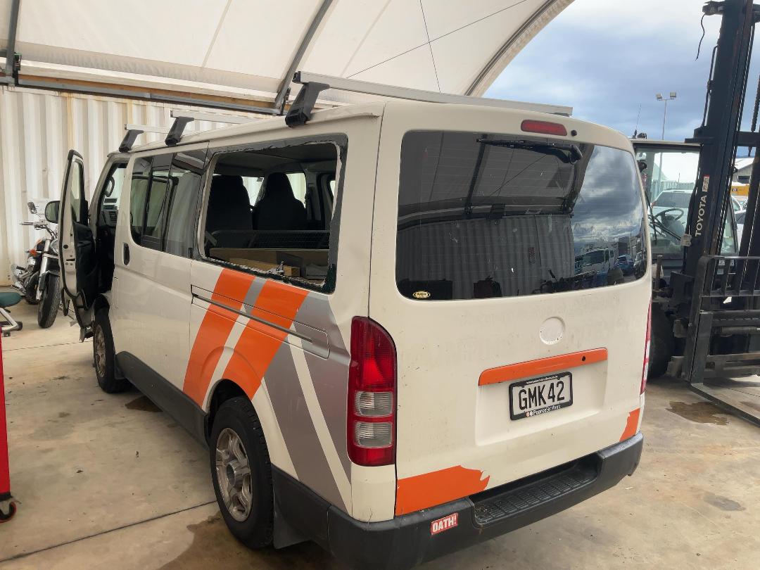 Photo '4' of Toyota Hiace ZL TD