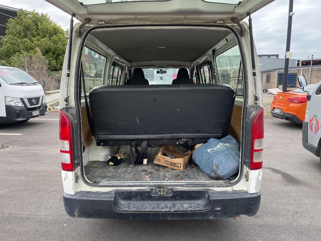 Photo '12' of Toyota Hiace