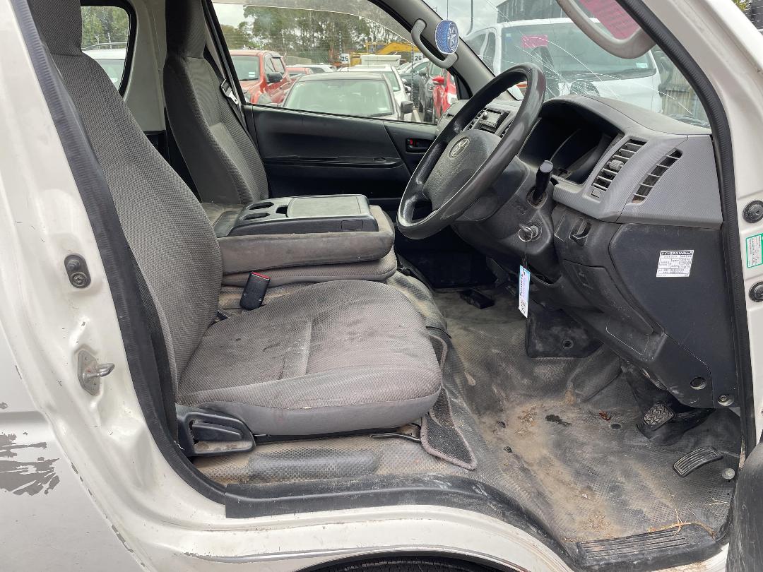 Photo '14' of Toyota Hiace