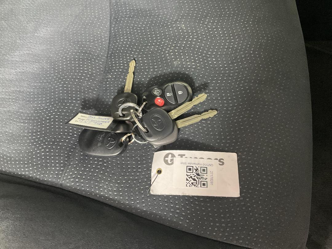 Photo '22' of Toyota Highlander Photo '22' of Toyota Highlander