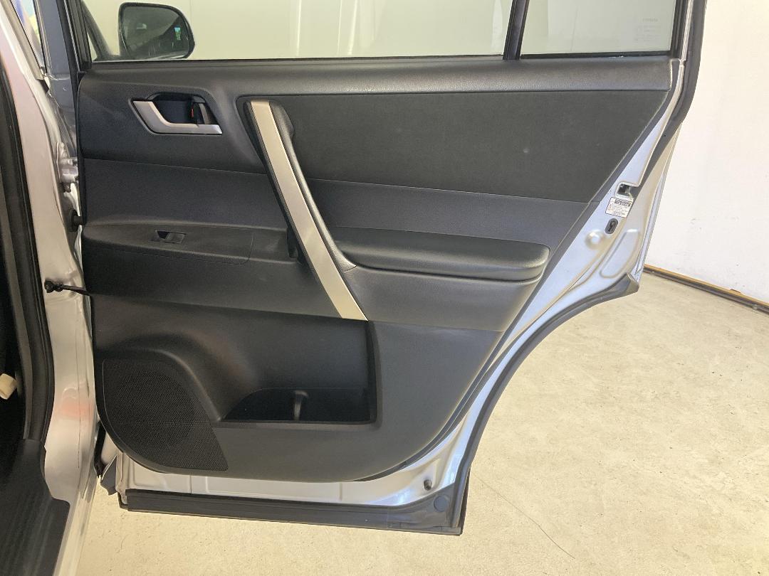 Photo '19' of Toyota Highlander Photo '19' of Toyota Highlander