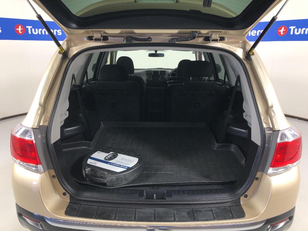 Photo '14' of Toyota Highlander Photo '14' of Toyota Highlander