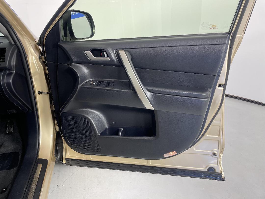 Photo '15' of Toyota Highlander