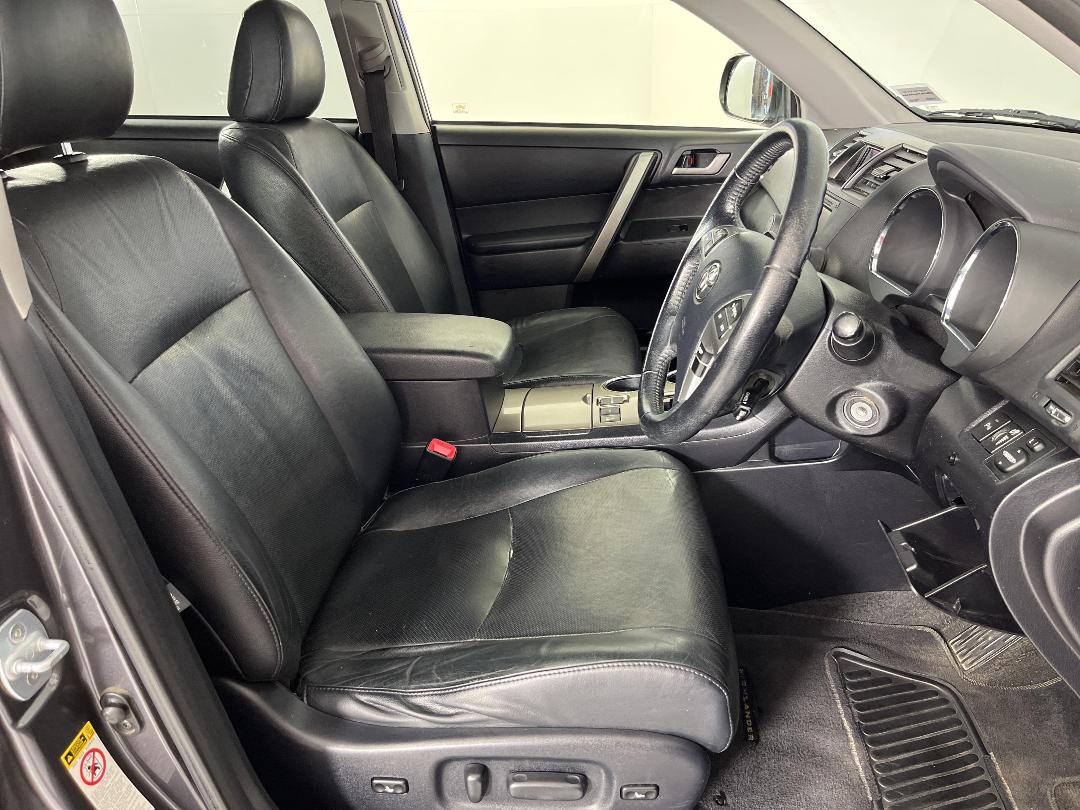 Photo '16' of Toyota Highlander