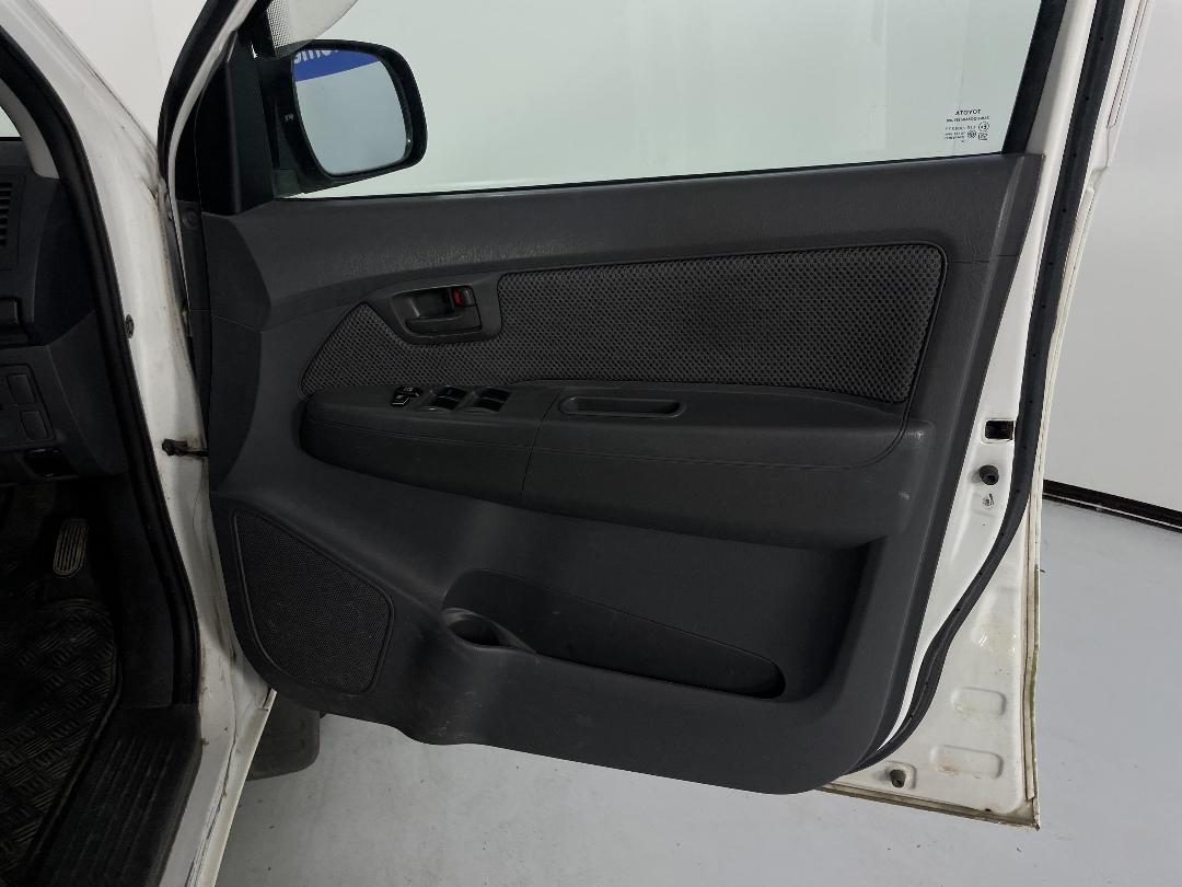 Photo '15' of Toyota Hilux