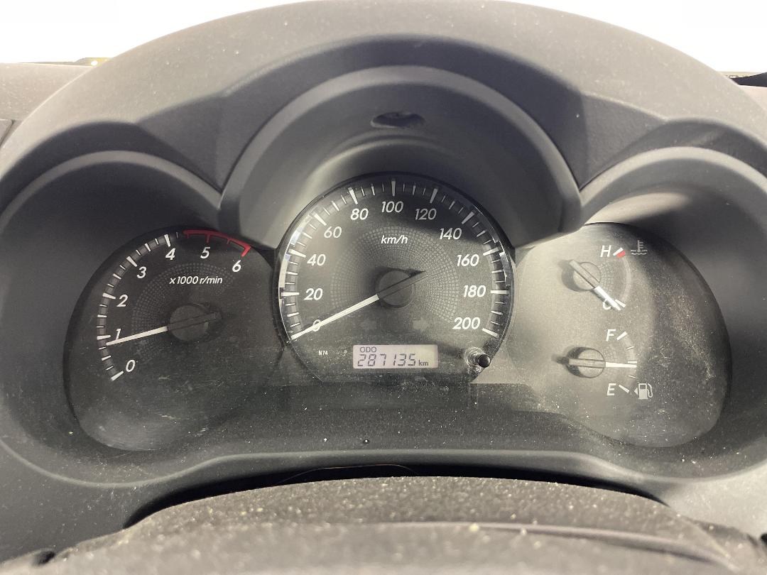 Photo '21' of Toyota Hilux