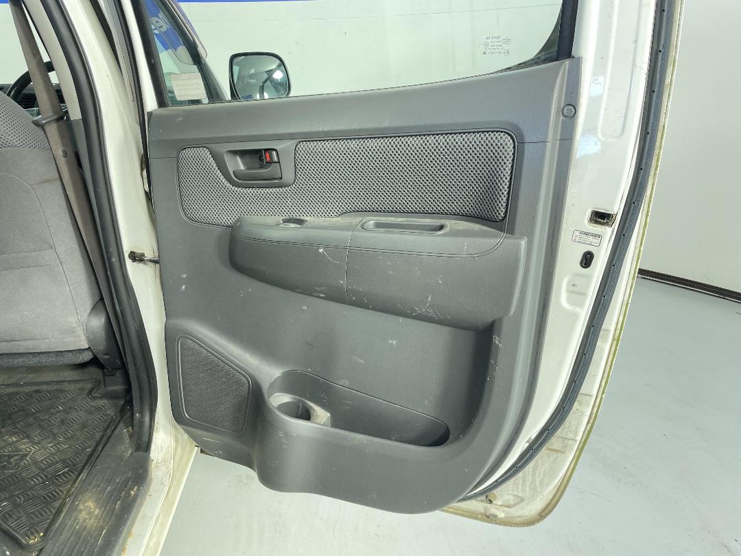 Photo '19' of Toyota Hilux