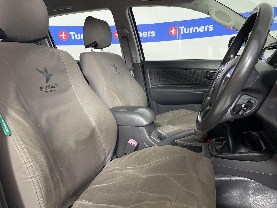 Photo '16' of Toyota Hilux