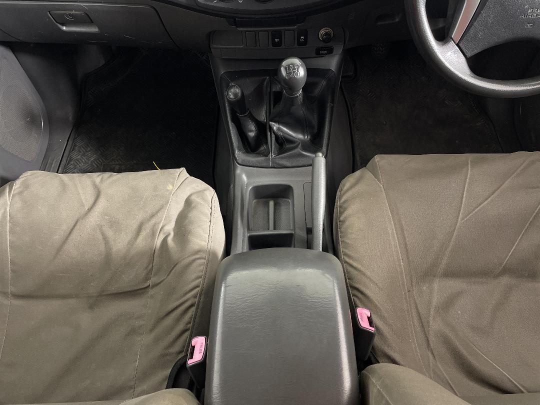 Photo '18' of Toyota Hilux