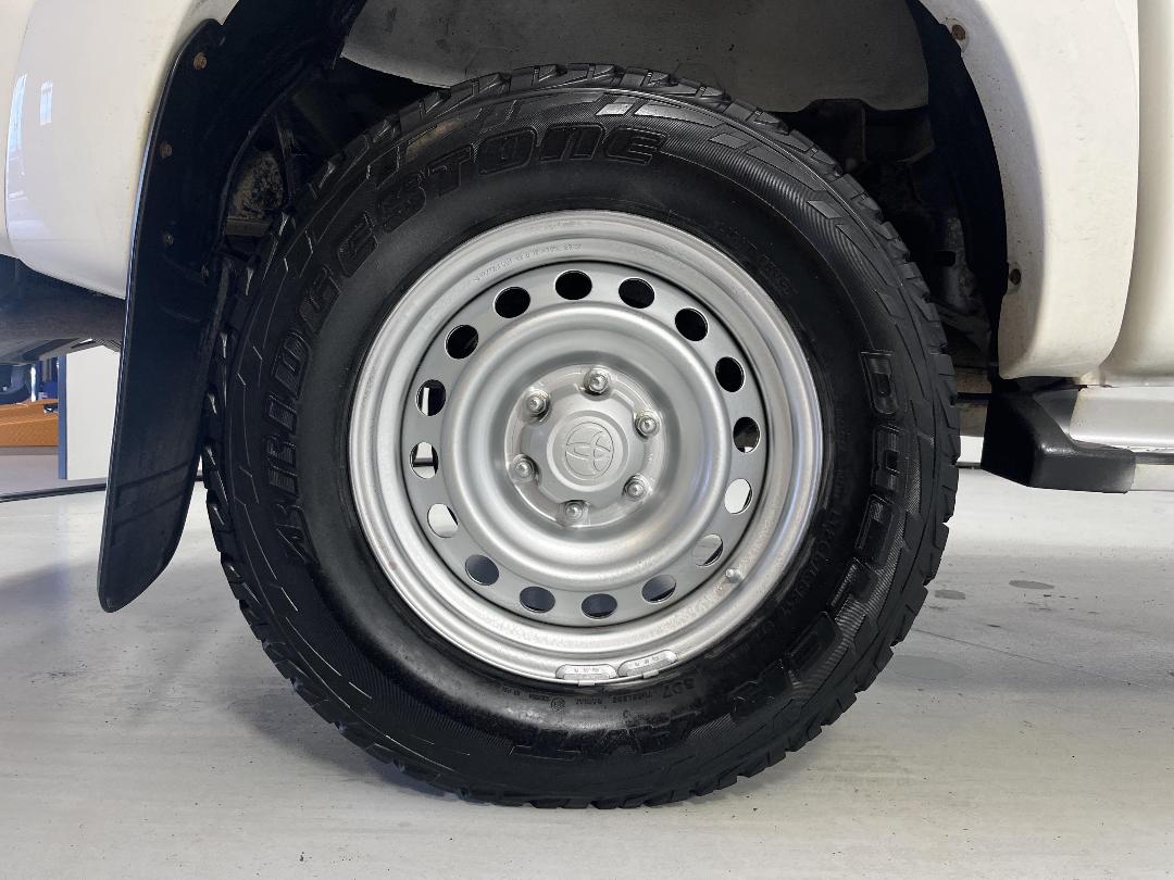 Photo '12' of Toyota Hilux