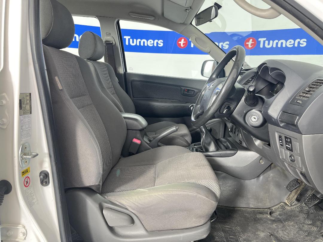 Photo '15' of Toyota Hilux