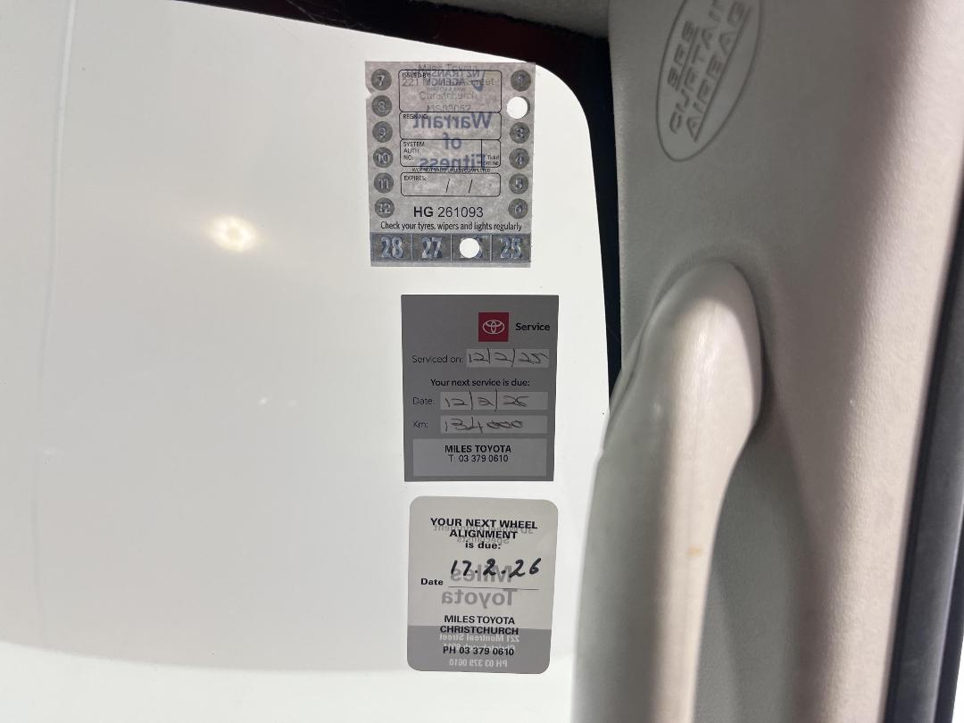 Photo '32' of Toyota Hilux