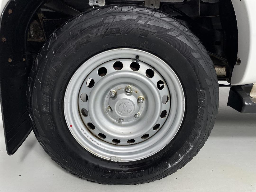 Photo '12' of Toyota Hilux