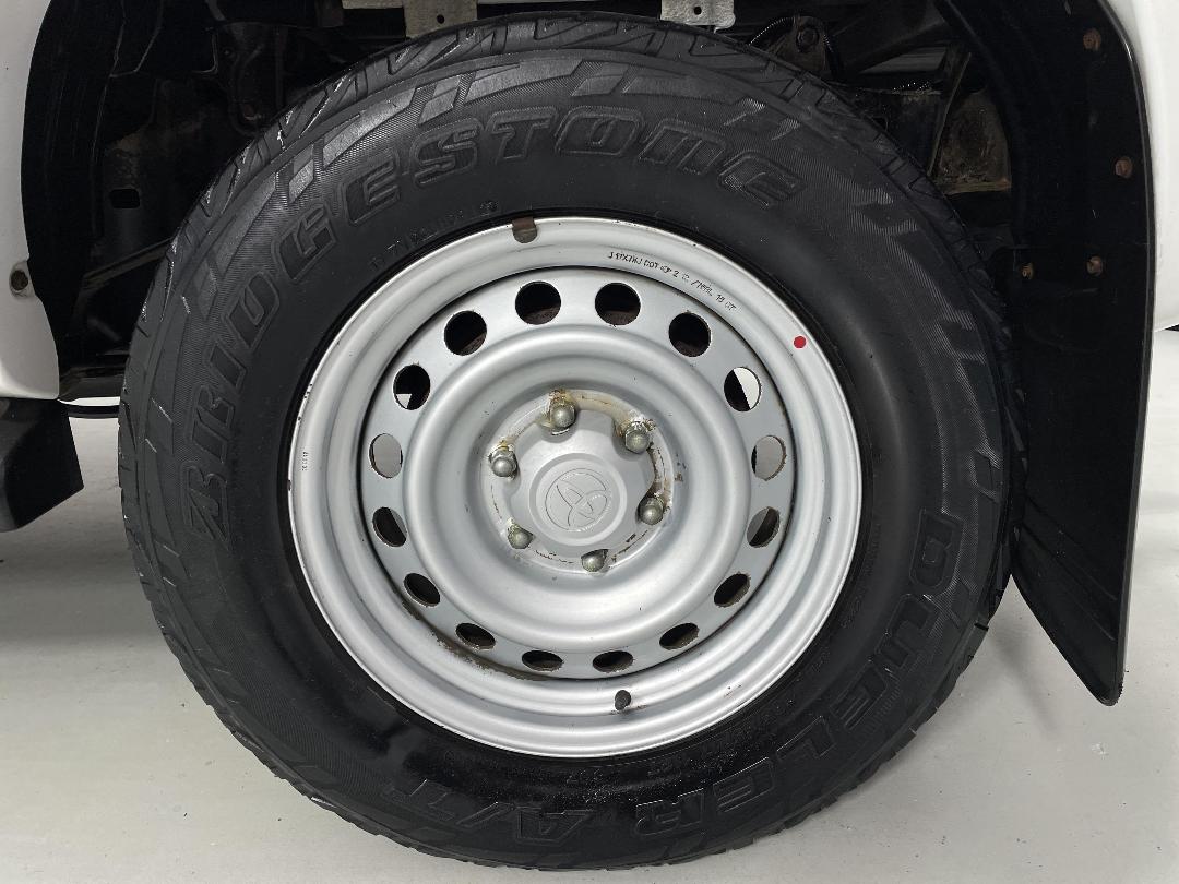 Photo '11' of Toyota Hilux