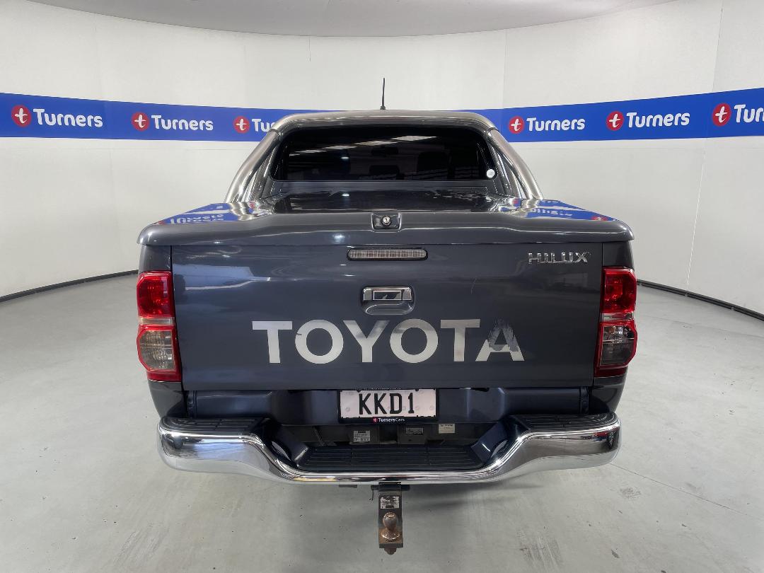 Photo '6' of Toyota Hilux