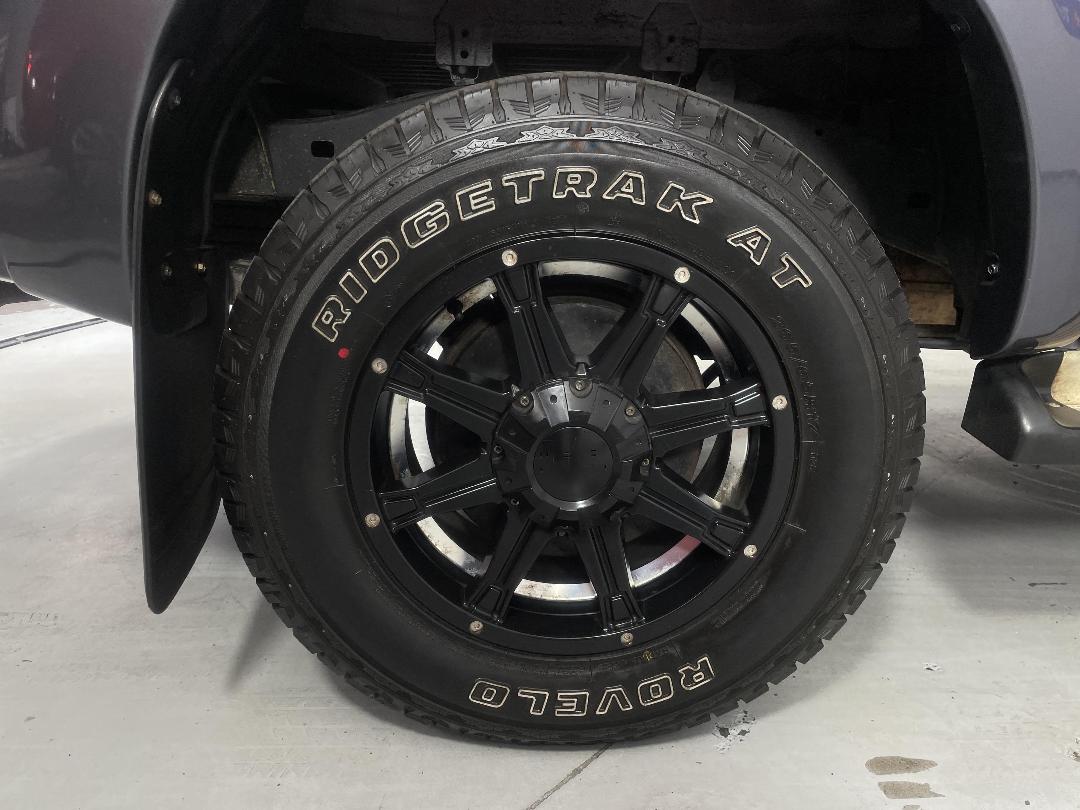 Photo '12' of Toyota Hilux