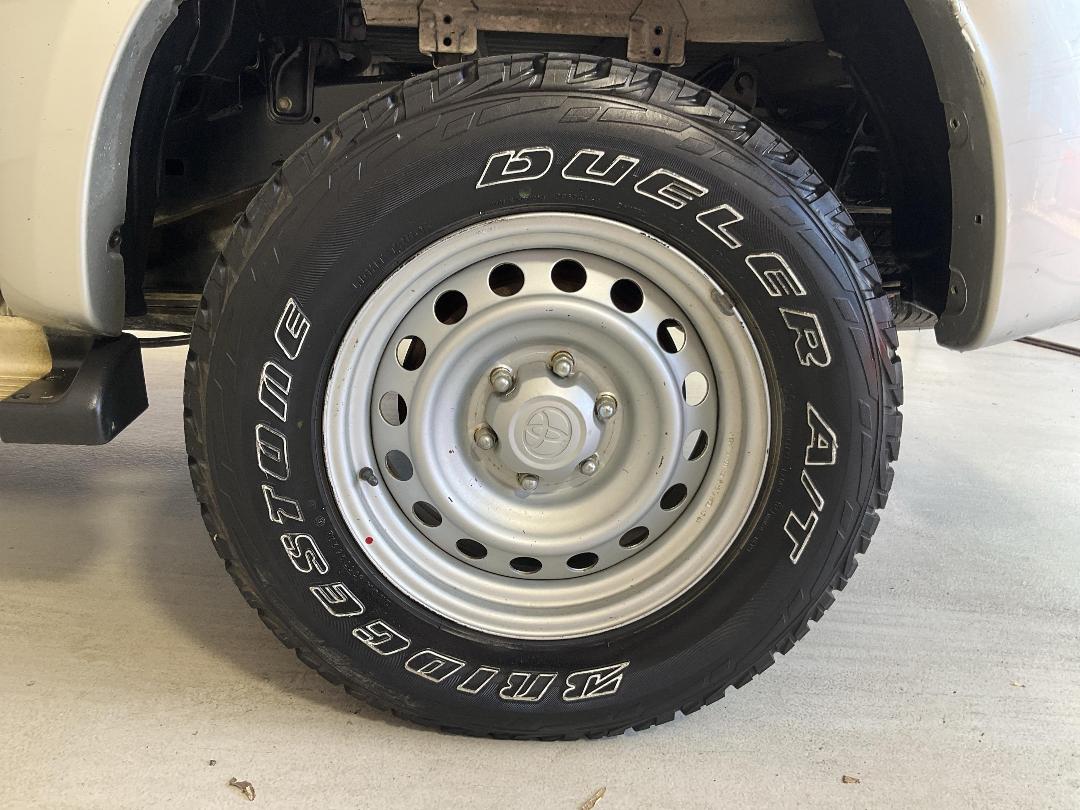 Photo '11' of Toyota Hilux