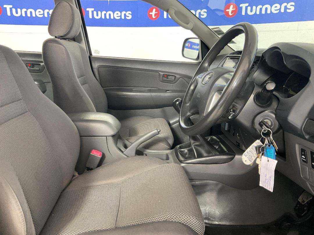 Photo '16' of Toyota Hilux