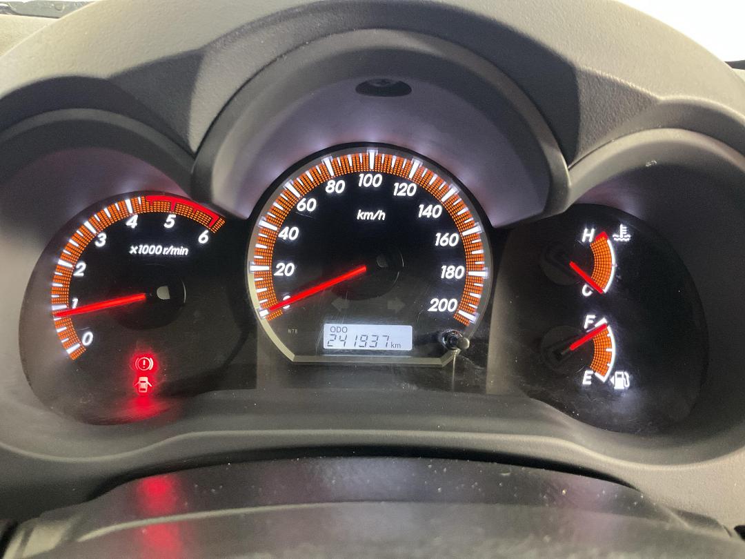 Photo '21' of Toyota Hilux