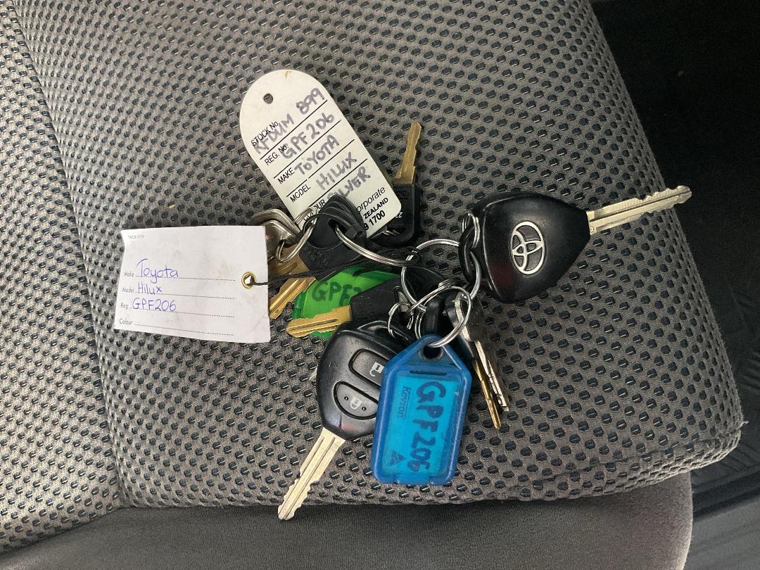 Photo '22' of Toyota Hilux