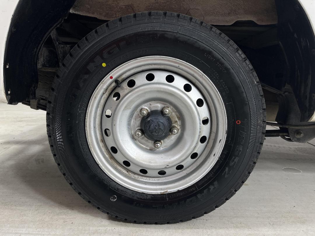 Photo '12' of Toyota Hilux