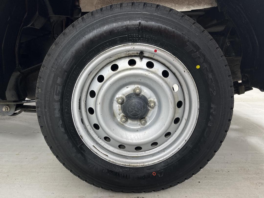 Photo '11' of Toyota Hilux