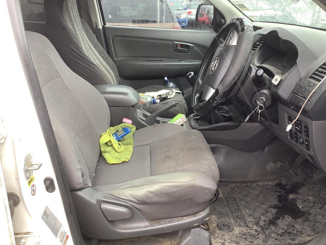 Photo '13' of Toyota Hilux TD DC