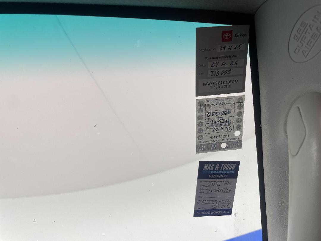 Photo '23' of Toyota Hilux