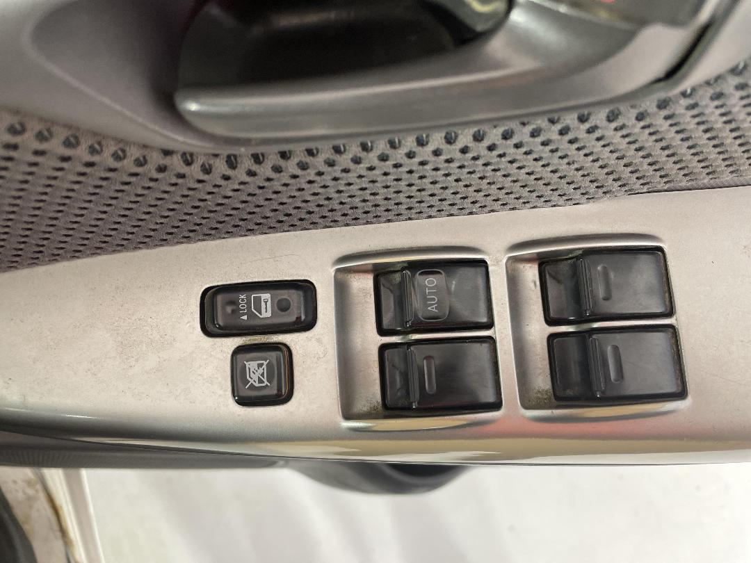 Photo '24' of Toyota Hilux