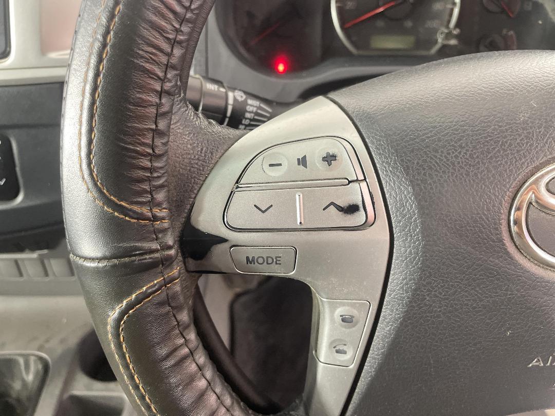 Photo '27' of Toyota Hilux