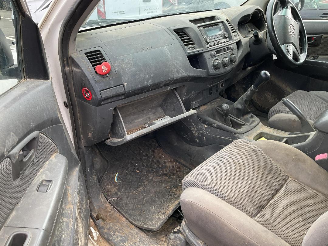 Photo '15' of Toyota Hilux TD DC