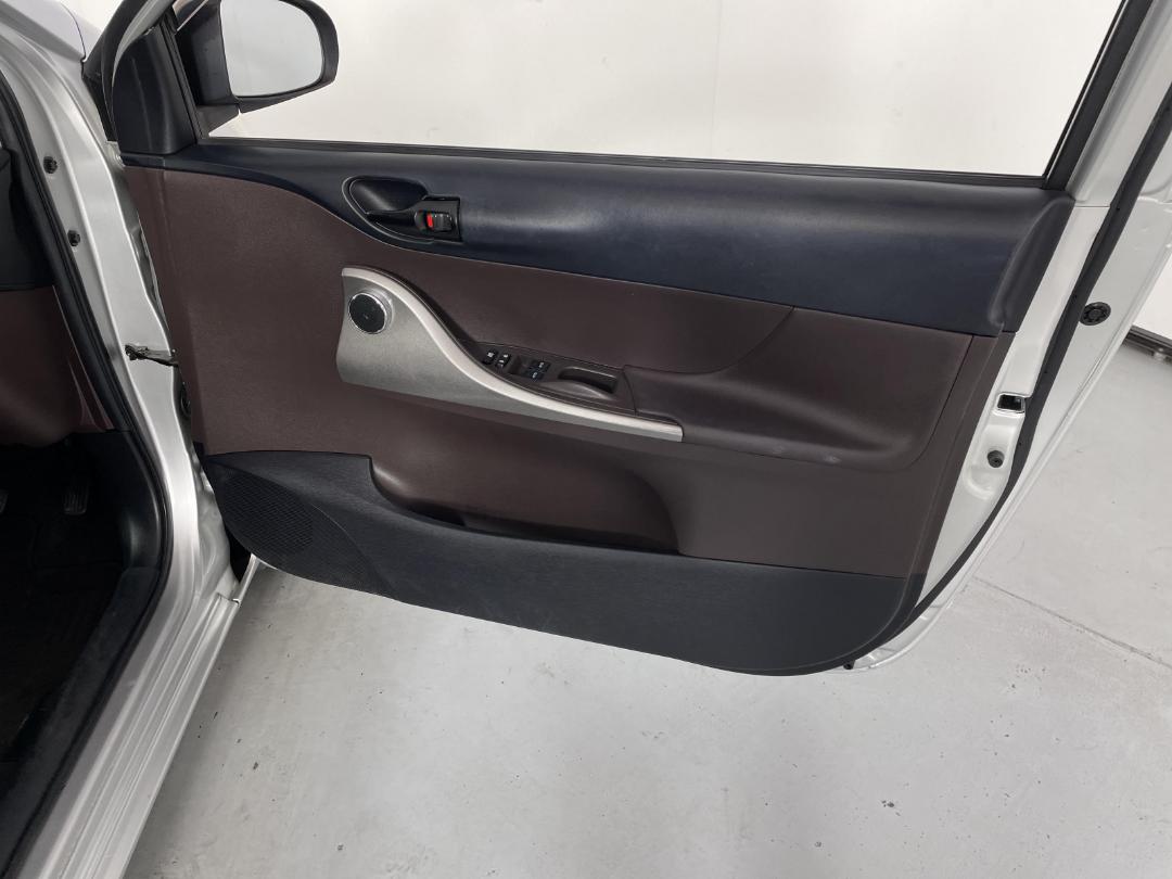 Photo '15' of Toyota IQ Photo '15' of Toyota IQ