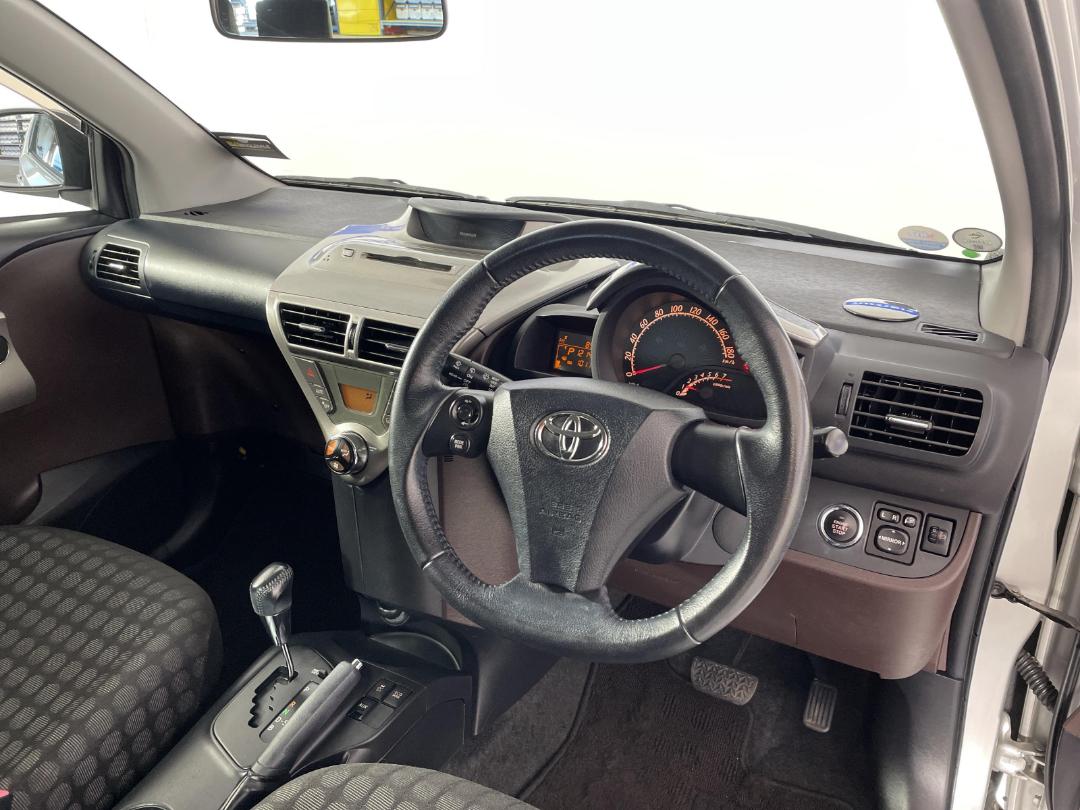 Photo '17' of Toyota IQ Photo '17' of Toyota IQ