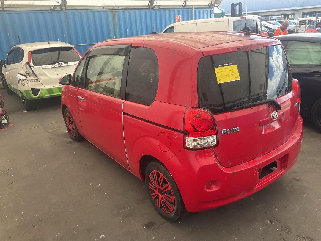 Photo '8' of Toyota Porte Photo '8' of Toyota Porte