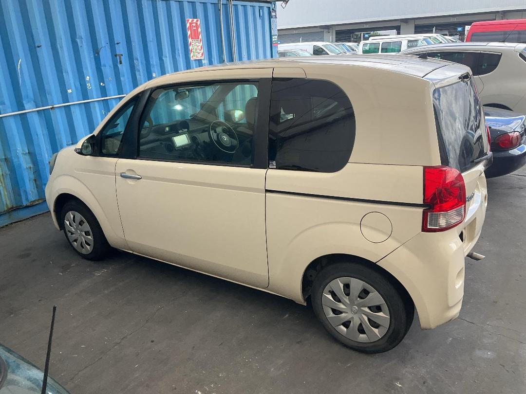 Photo '7' of Toyota Porte Photo '7' of Toyota Porte