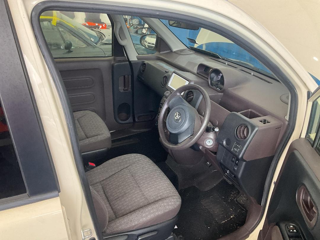 Photo '17' of Toyota Porte Photo '17' of Toyota Porte