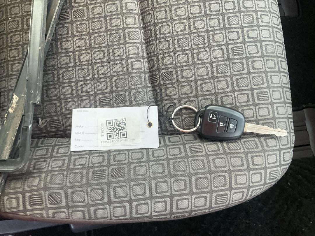 Photo '16' of Toyota Porte Photo '16' of Toyota Porte