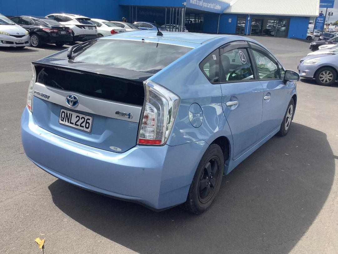 Photo '5' of Toyota Prius Phev