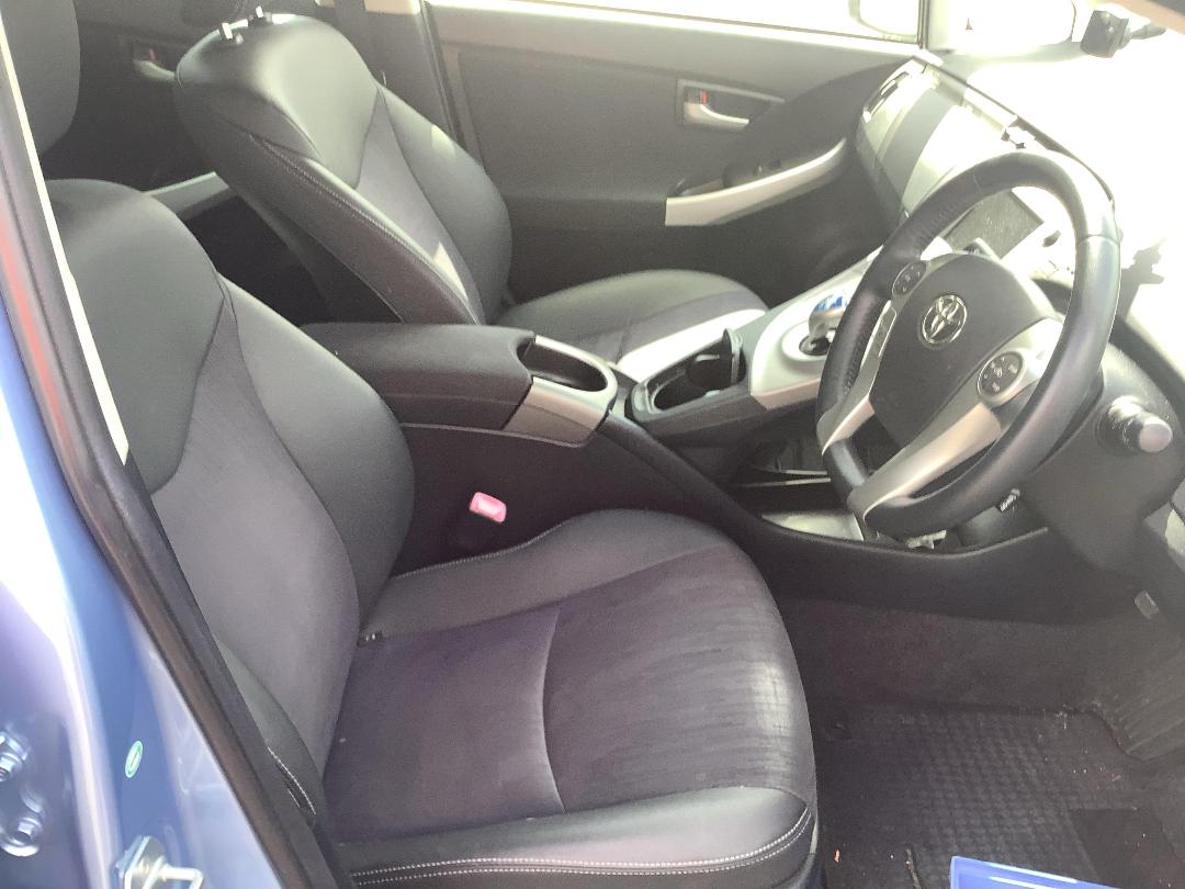 Photo '9' of Toyota Prius Phev