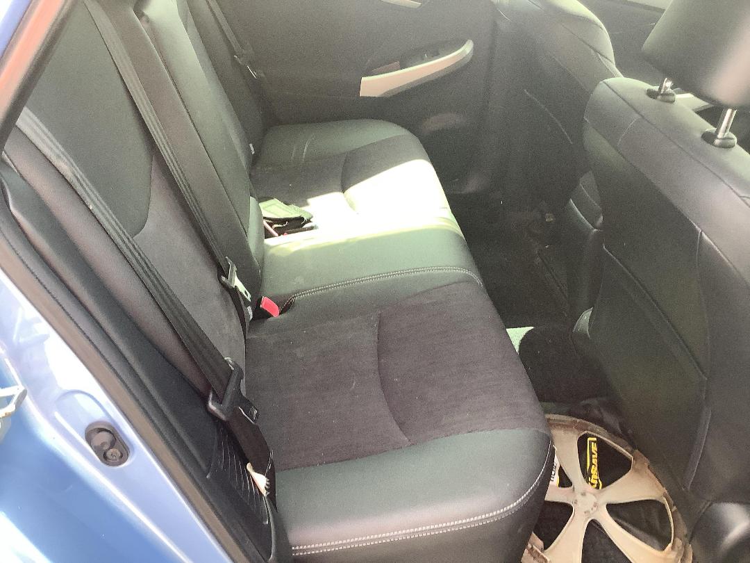 Photo '7' of Toyota Prius Phev