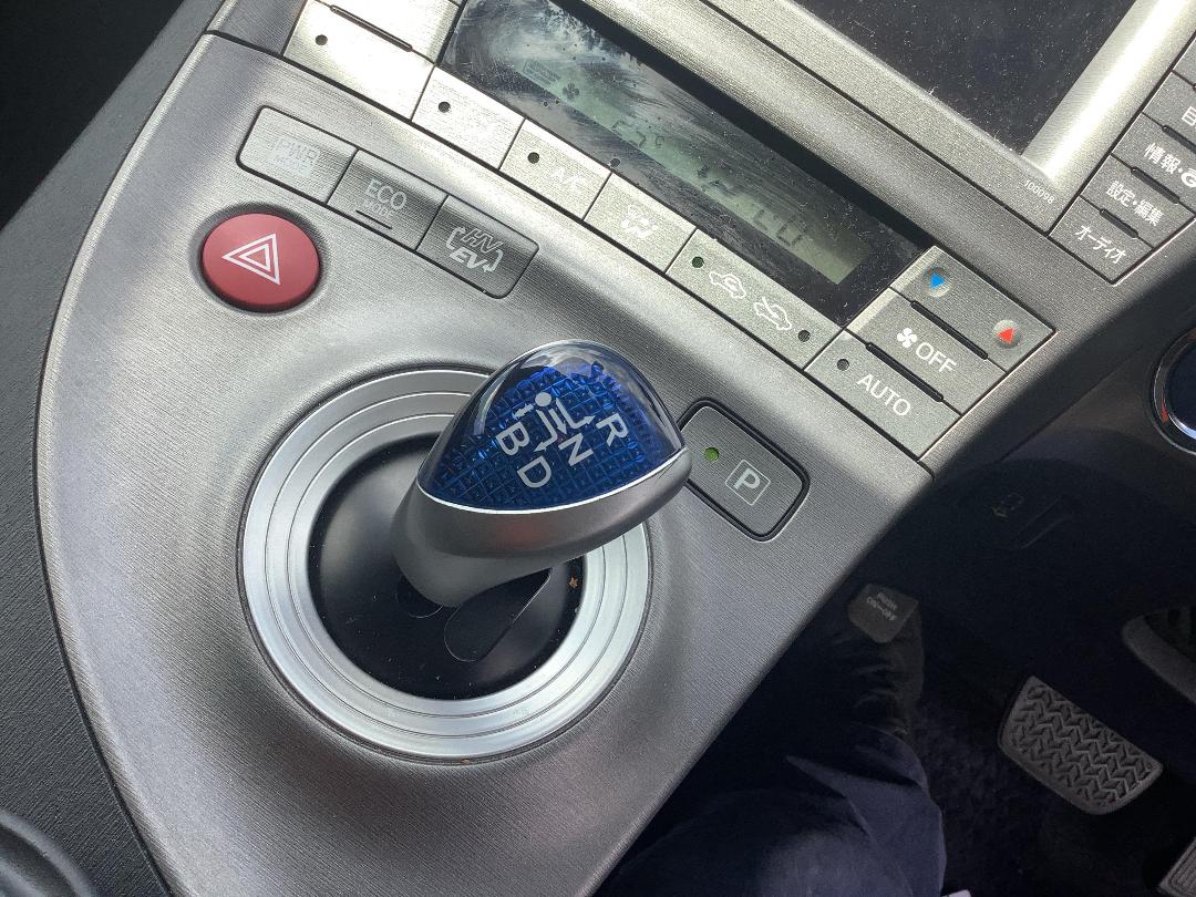 Photo '12' of Toyota Prius Phev