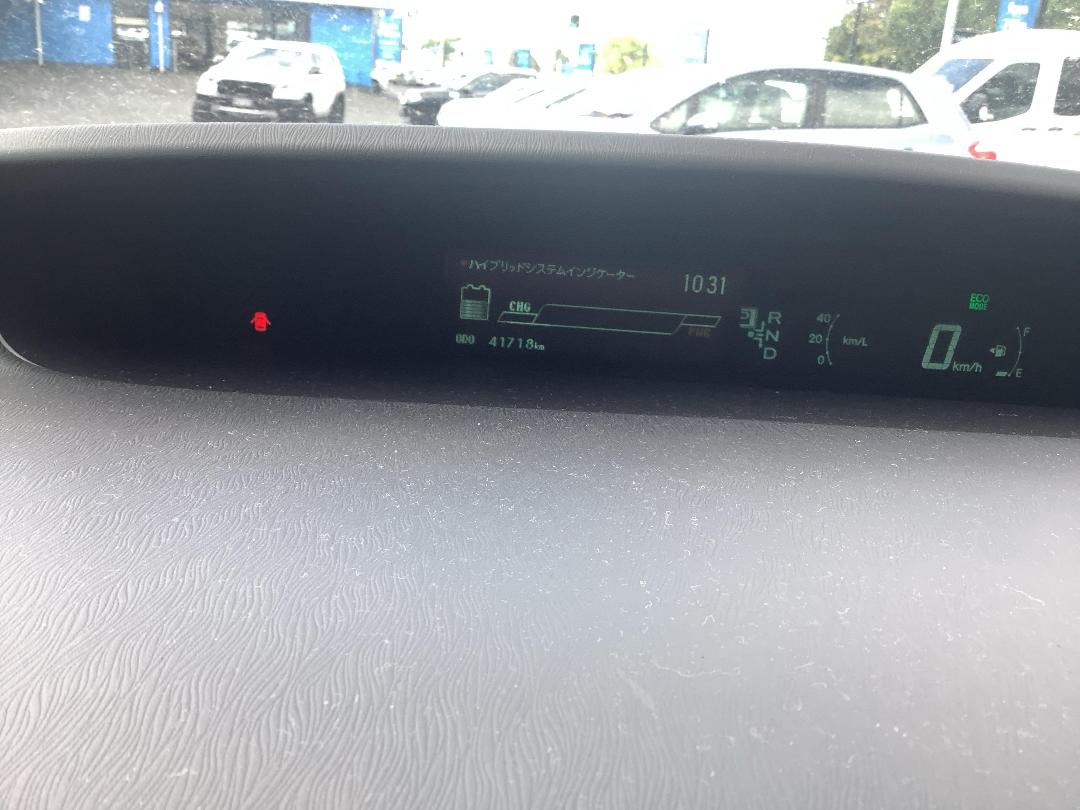 Photo '14' of Toyota Prius Phev