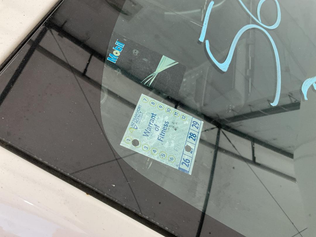 Photo '24' of Toyota Prius