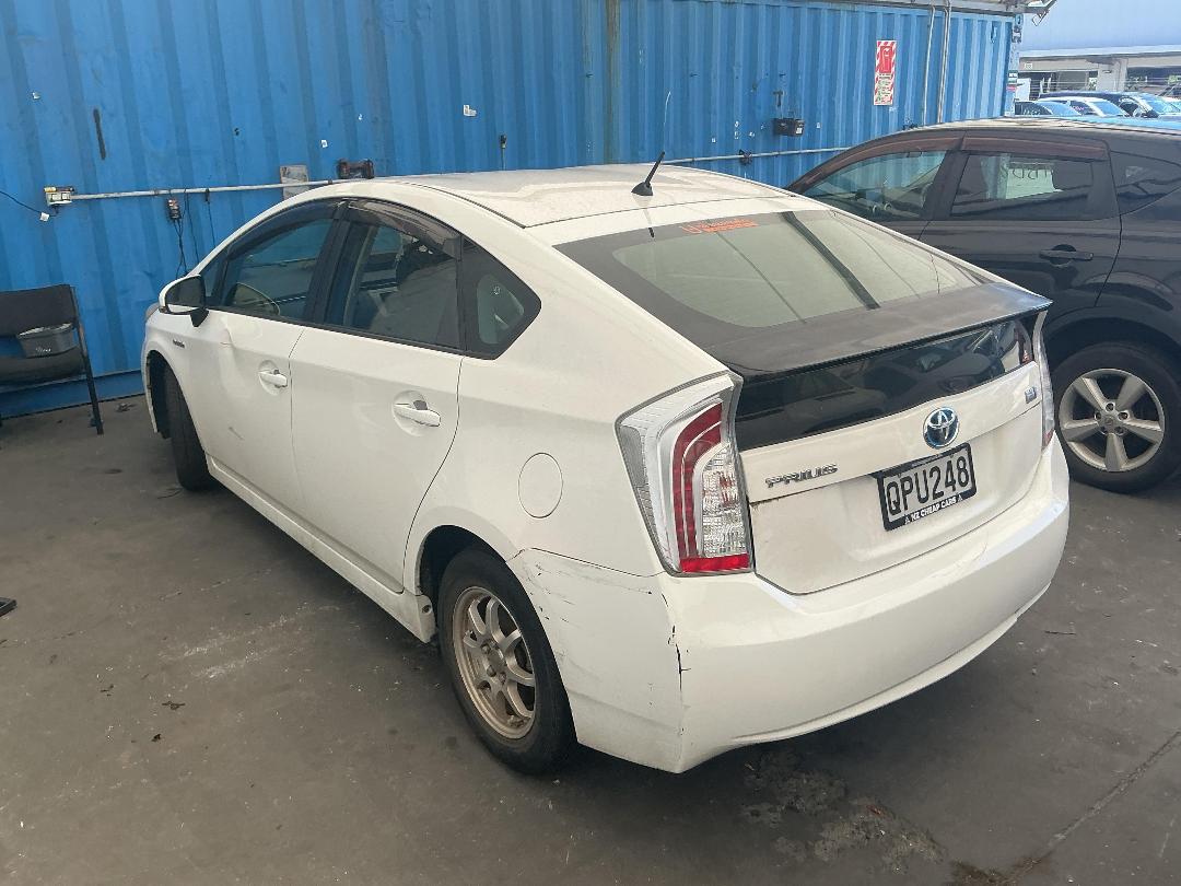Photo '8' of Toyota Prius