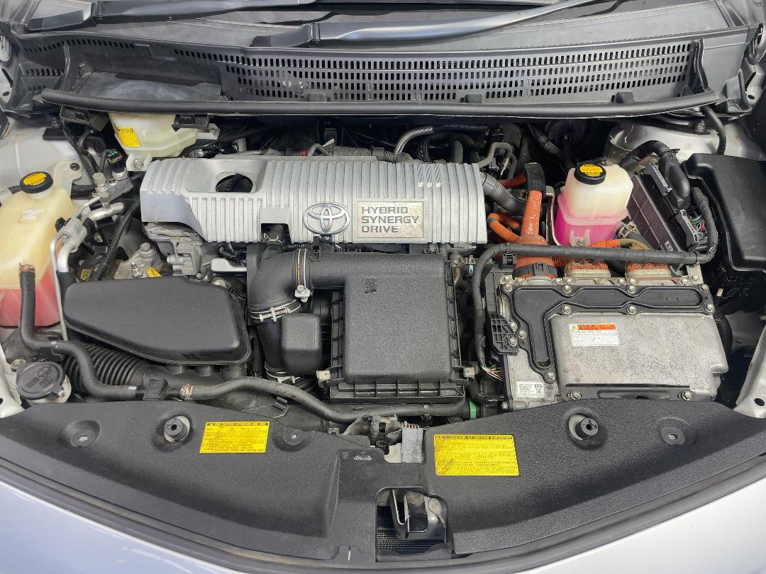 Photo '13' of Toyota Prius