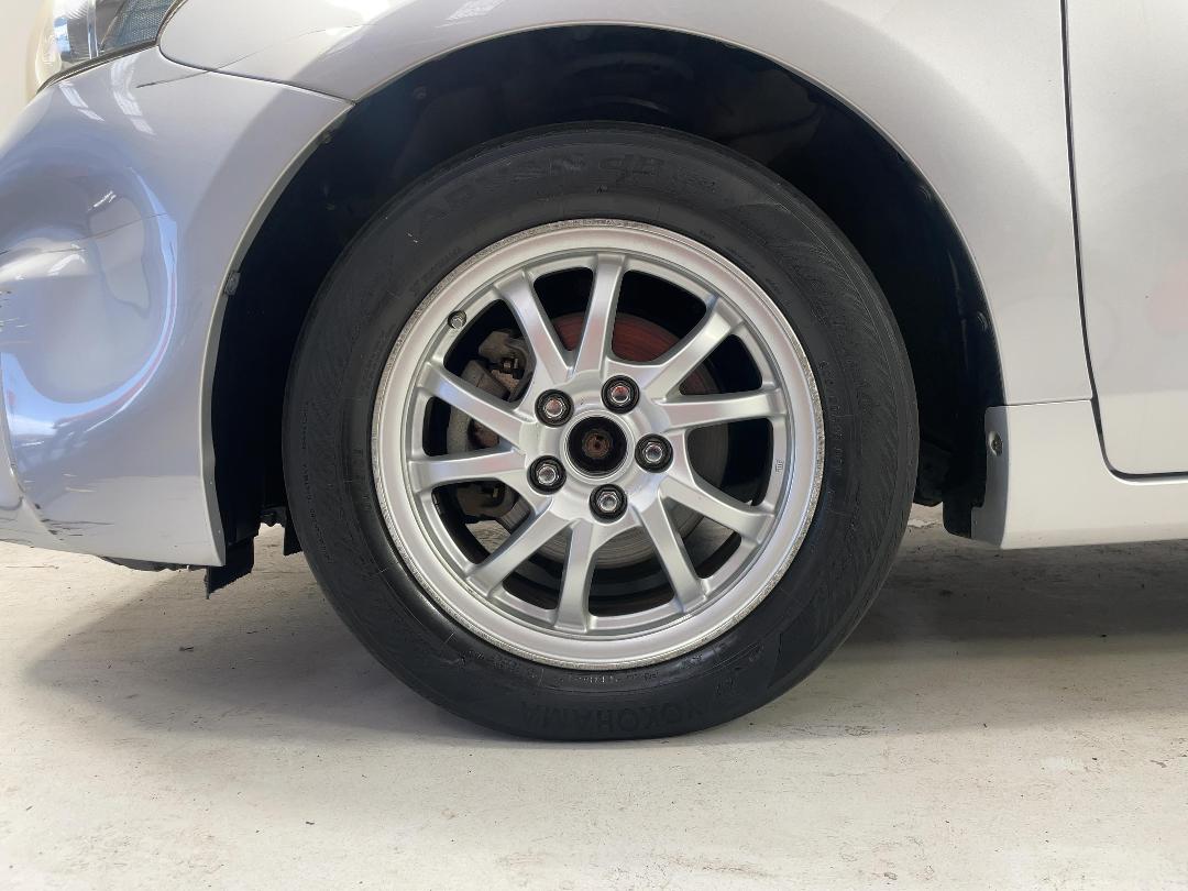 Photo '10' of Toyota Prius