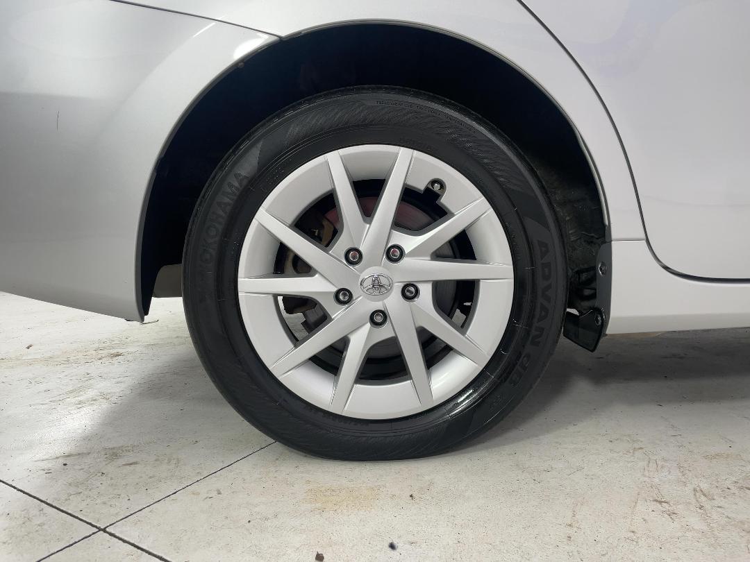 Photo '12' of Toyota Prius