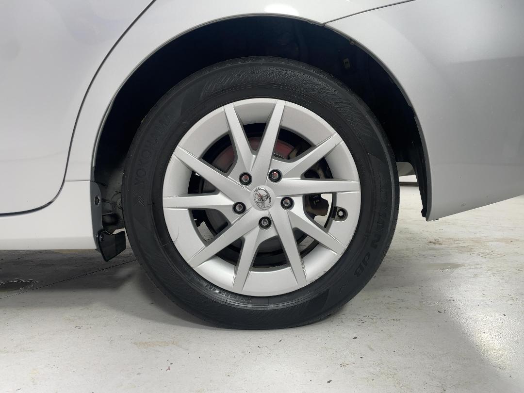 Photo '11' of Toyota Prius