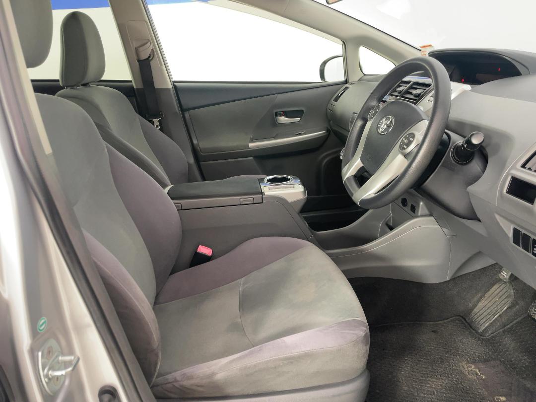 Photo '16' of Toyota Prius